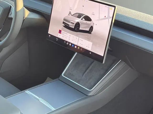 Tesla Model Y — Фото автомобиля 7
