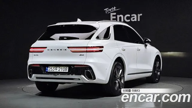 Genesis GV70 2.5T Бензин AWD — Фото автомобиля 2