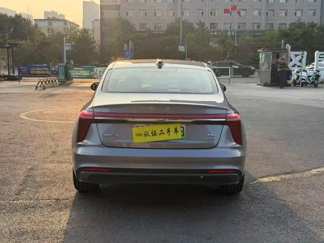 Hongqi H5 PHEV — Фото автомобиля 11