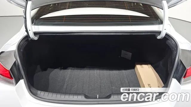 Hyundai Avante CN7 — Фото автомобиля 20