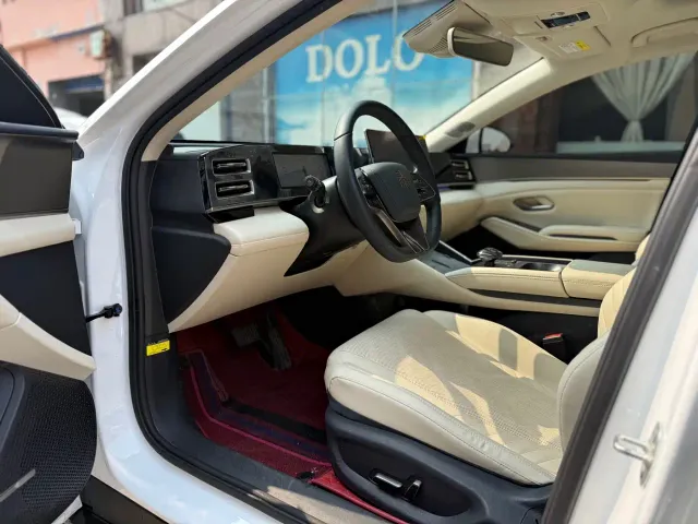 BYD Qin L — Фото автомобиля 8