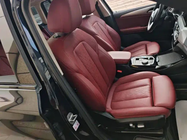 BMW iX3 — Фото автомобиля 24