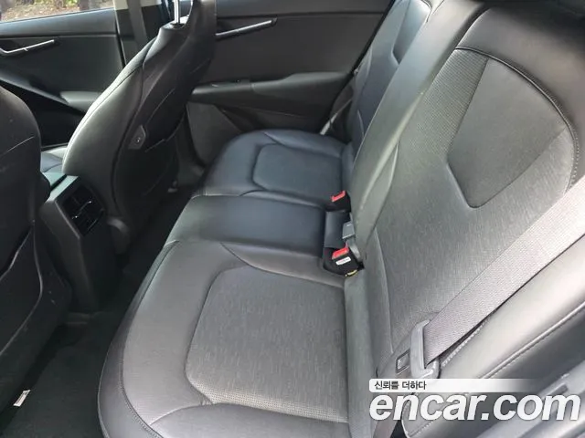 Kia Niro — Фото автомобиля 16