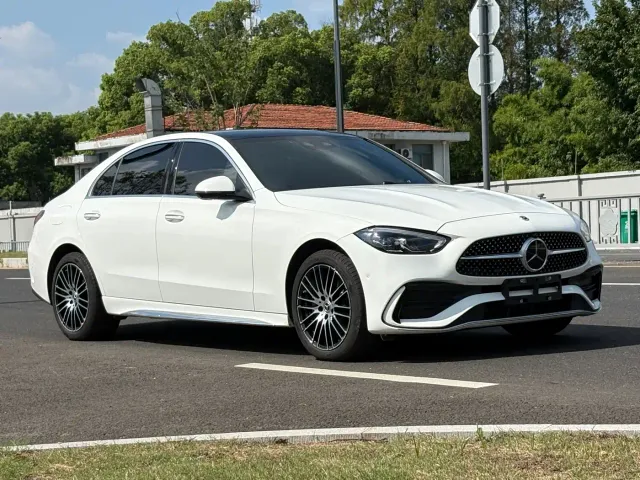 Mercedes-Benz C-Class — Фото автомобиля 3