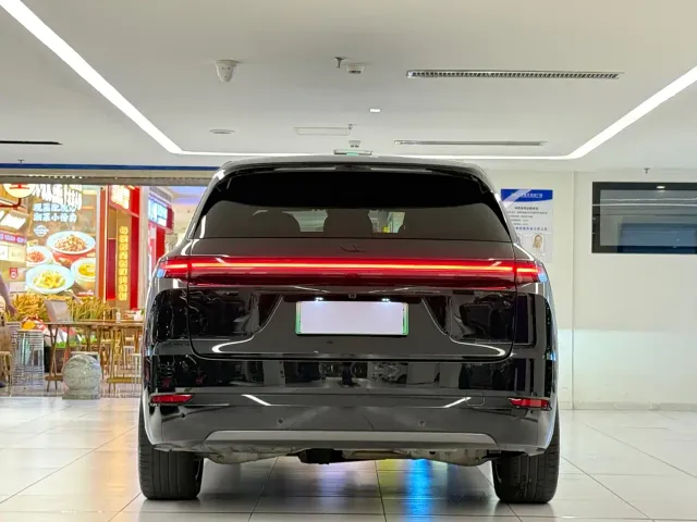 Li Auto L7 — Фото автомобиля 6
