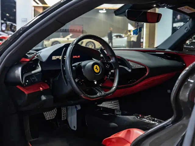 Ferrari SF90 — Фото автомобиля 10