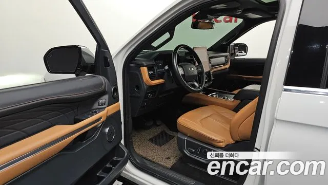 Ford Expedition — Фото автомобиля 9