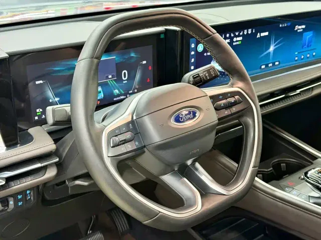 Ford Edge — Фото автомобиля 15