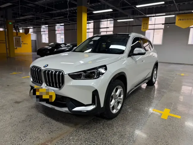 Фотография автомобиля — BMW X1