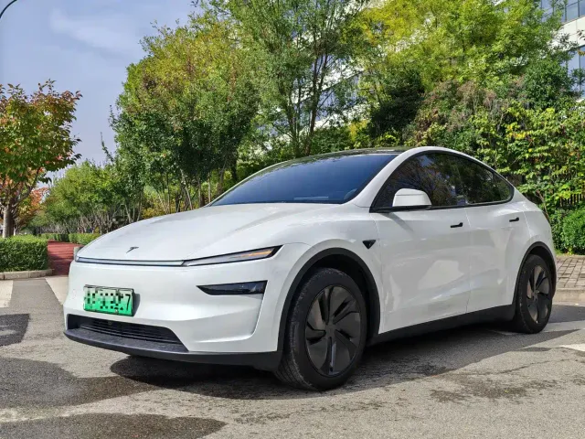 Фотография автомобиля — Tesla Model Y