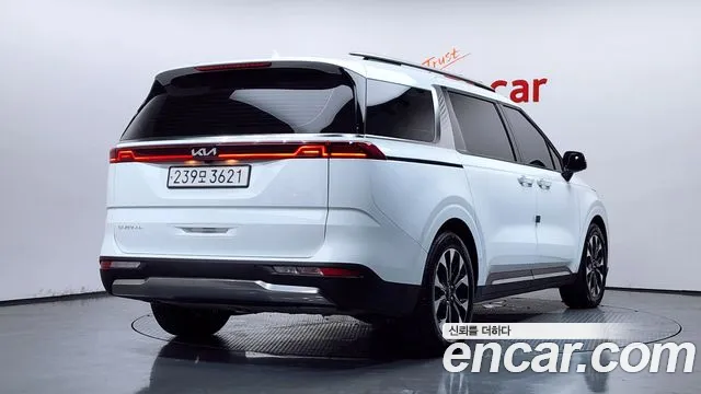Kia Carnival Generation 4 — Фото автомобиля 2