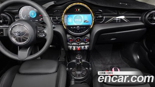 Mini Cooper Cooper Classic Plus Launch Pack — Фото автомобиля 14