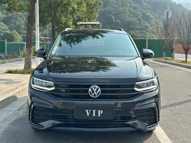 Volkswagen Tiguan L — Фото автомобиля 2