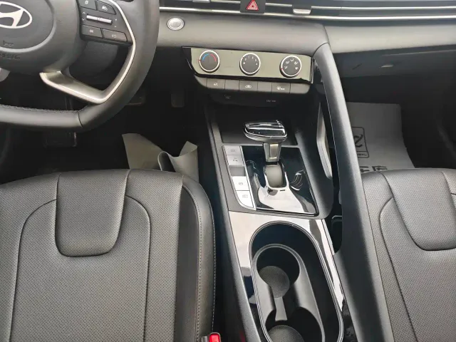 Hyundai Elantra 2023 1.5L CVT GLX Elite Edition — Фото автомобиля 7