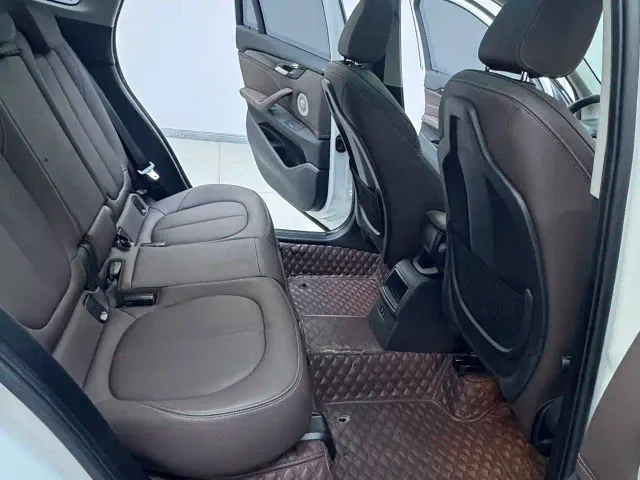 BMW X1 — Фото автомобиля 9