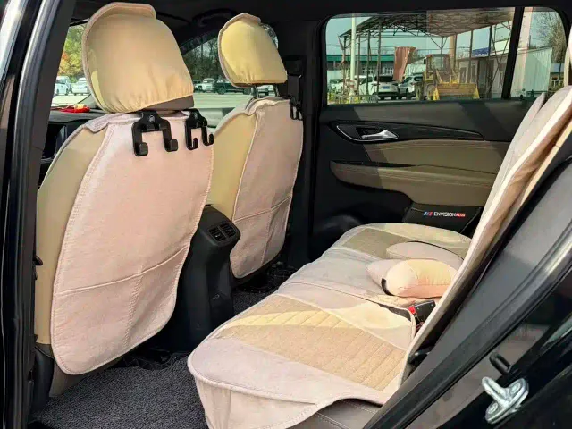 Buick Envision Plus — Фото автомобиля 8