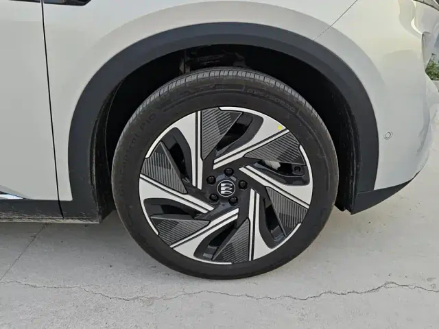 Buick Zhijing E7 — Фото автомобиля 6