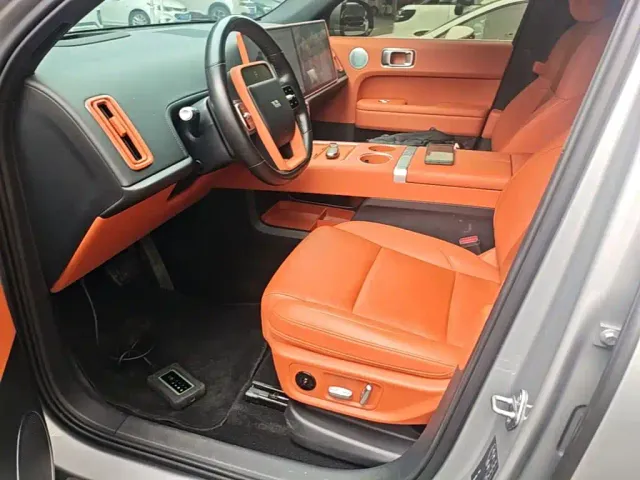 Li Auto L6 — Фото автомобиля 14