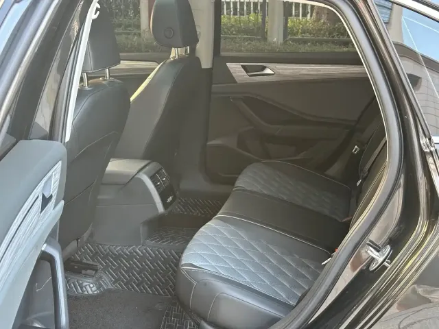Volkswagen Sagitar — Фото автомобиля 7