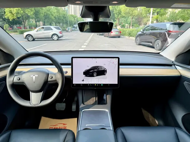 Tesla Model Y 2022 Facelift Rear-Wheel Drive Version — Фото автомобиля 10