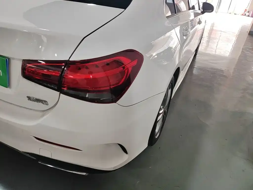 Mercedes-Benz Mercedes-Benz A-Class 2022 Facelift A 180 L Sport Sedan — Фото автомобиля 7
