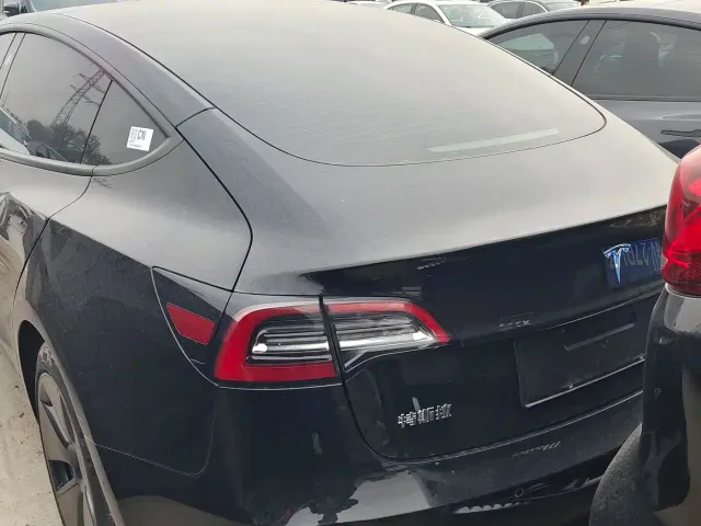 Tesla Model 3 — Фото автомобиля 7