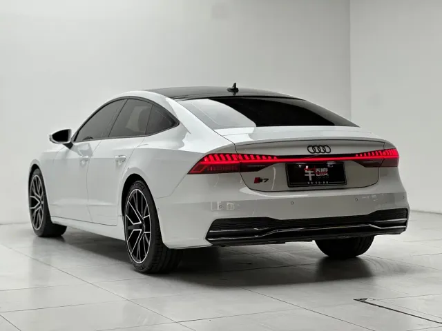 Audi A7 — Фото автомобиля 6