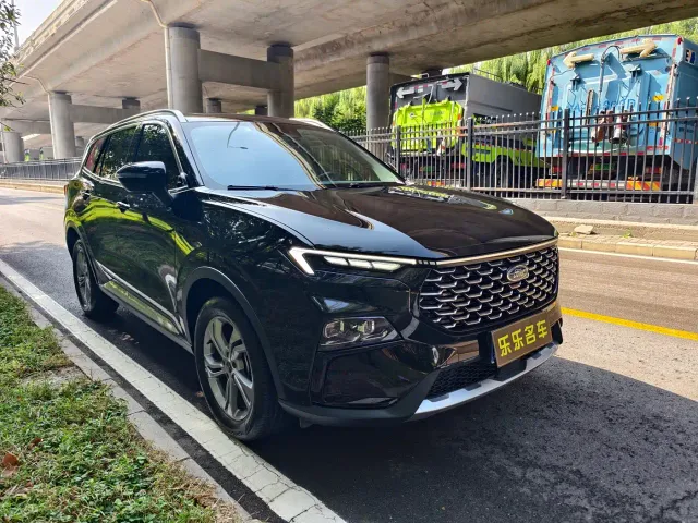 Ford Lingrui — Фото автомобиля 3