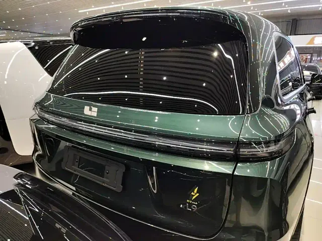 Li Auto L9 — Фото автомобиля 5