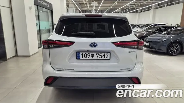 Toyota Highlander — Фото автомобиля 4
