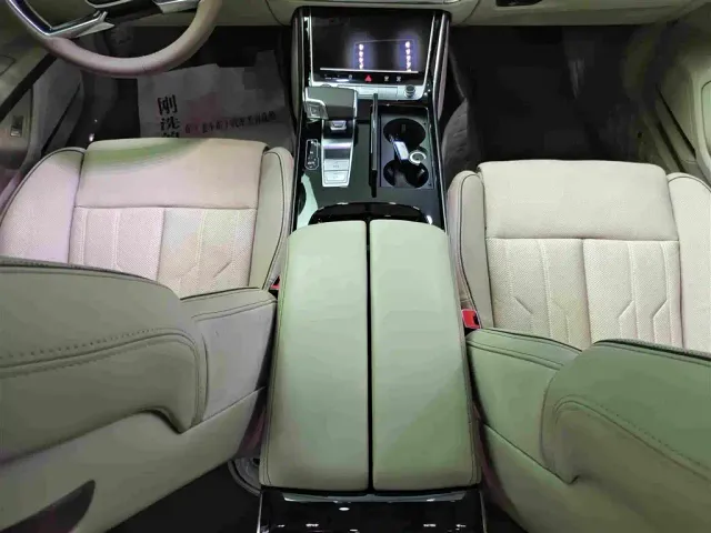 Audi A8 — Фото автомобиля 13