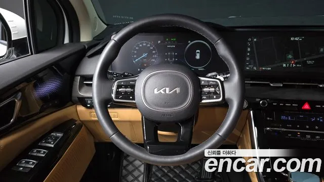 Kia Carnival Generation 4 — Фото автомобиля 12