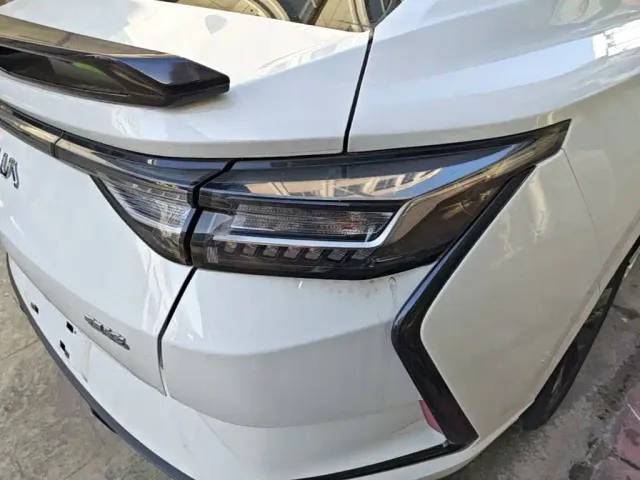Dongfeng Yixuan — Фото автомобиля 7