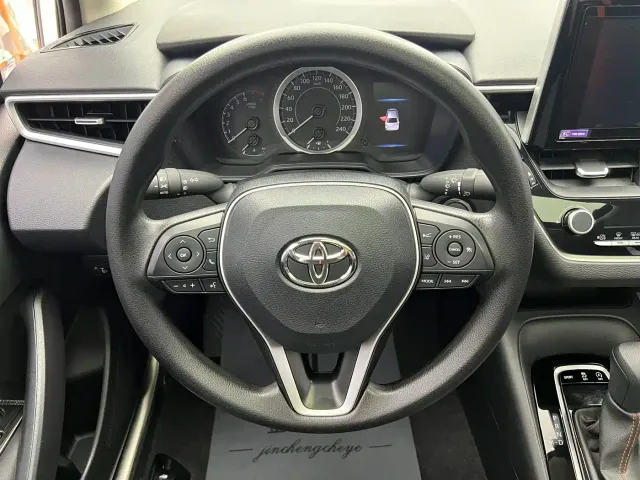 Toyota Corolla — Фото автомобиля 10