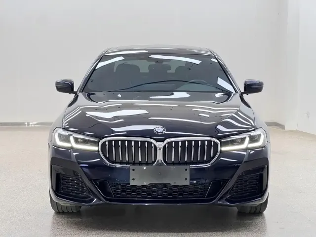 BMW BMW 5 Series 2022 Facelift 530Li Leading M Sport Package — Фото автомобиля 2