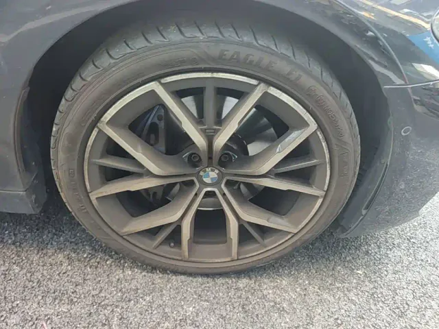 BMW 5 Series — Фото автомобиля 24