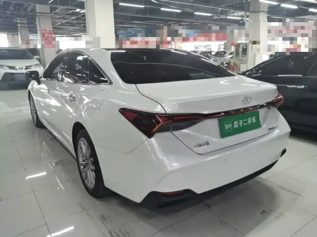 Toyota Avalon — Фото автомобиля 4