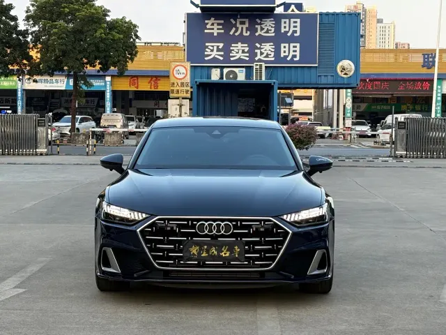 Audi A7L — Фото автомобиля 2