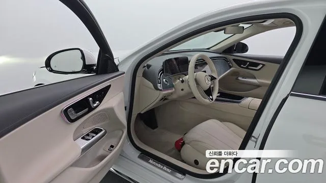 Mercedes-Benz E-Class — Фото автомобиля 10