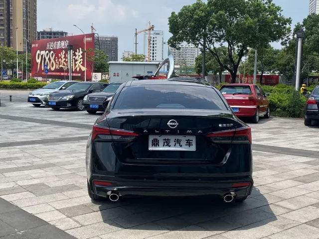 Nissan Teana — Фото автомобиля 3