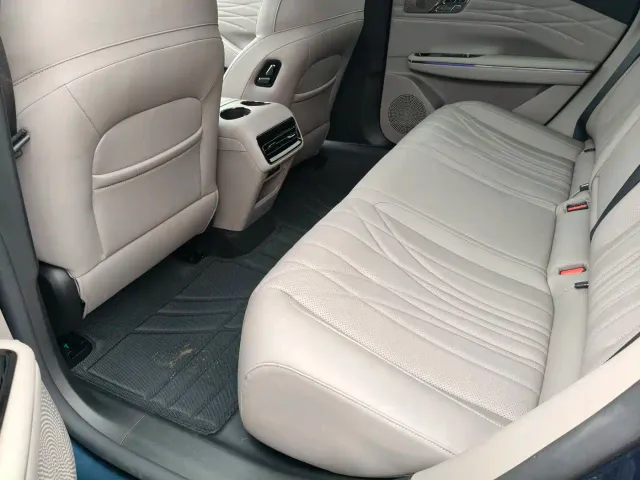 Geely Galaxy Xingyao 8 — Фото автомобиля 9
