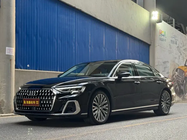 Фотография автомобиля — Audi A8