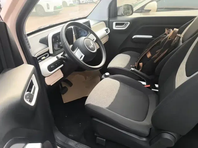 Wuling Hongguang Mini EV — Фото автомобиля 11