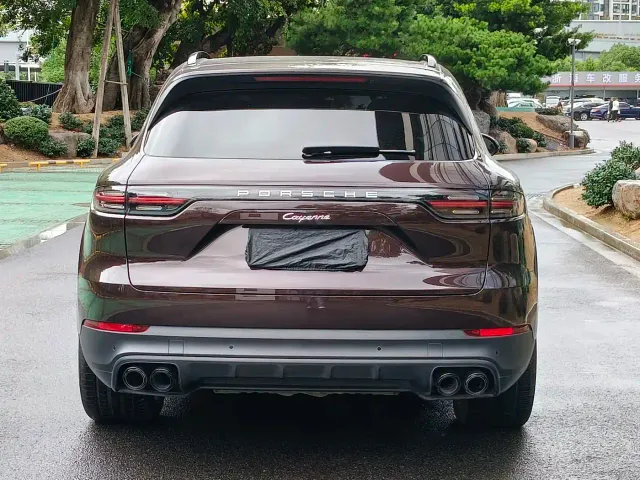Porsche Cayenne — Фото автомобиля 14