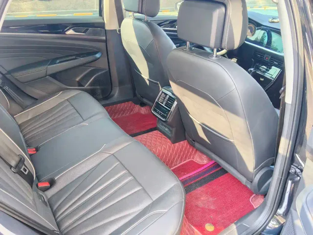 Volkswagen Passat — Фото автомобиля 6