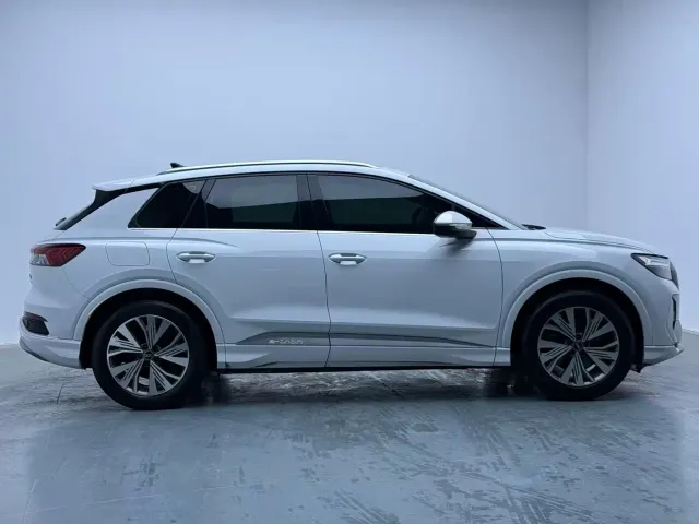 Audi Q4 e-tron — Фото автомобиля 8