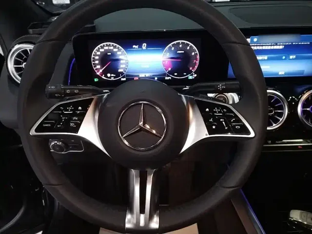 Mercedes-Benz GLB-Class — Фото автомобиля 10