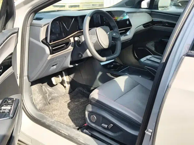 Hongqi EH7 — Фото автомобиля 9