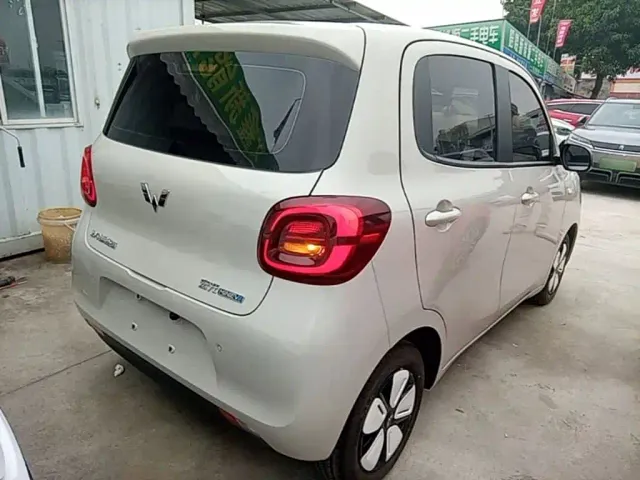 Wuling Hongguang Mini EV — Фото автомобиля 6