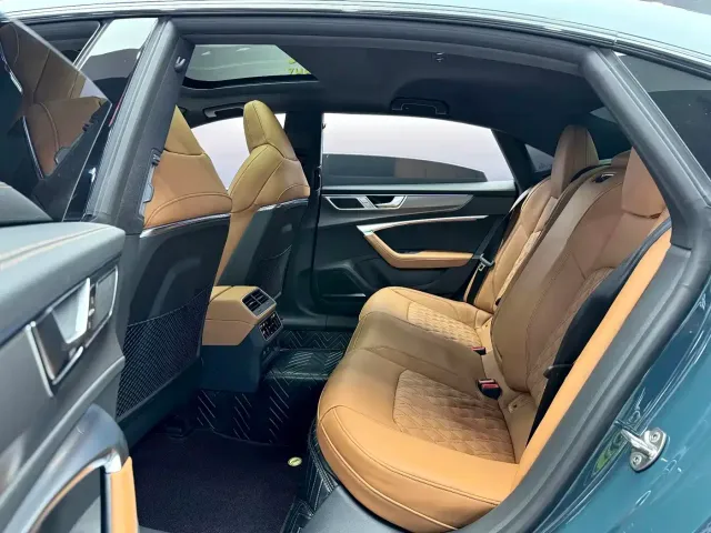 Audi A7L — Фото автомобиля 4